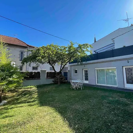 Avec Jardin Privé Et Parentale * Saint-Amant-Tallende